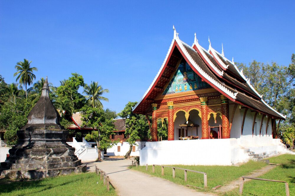 Laos • Kambodscha - Goldene Zinnen, steinerne Spitzen – Südostasiens schönste Tempel Laos • Kambodscha - Goldene Zinnen, steinerne Spitzen – Südostasiens schönste Tempel
