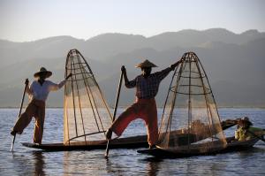 Traditionelle Fischer auf dem Inle-See Traditionelle Fischer auf dem Inle-See