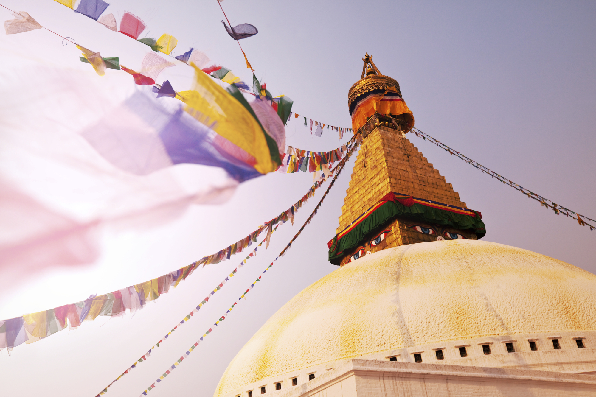 Faszinierende Himalaya-Kulisse über dem Phewa-See bei Pokkhara Faszinierende Himalaya-Kulisse über dem Phewa-See bei Pokkhara