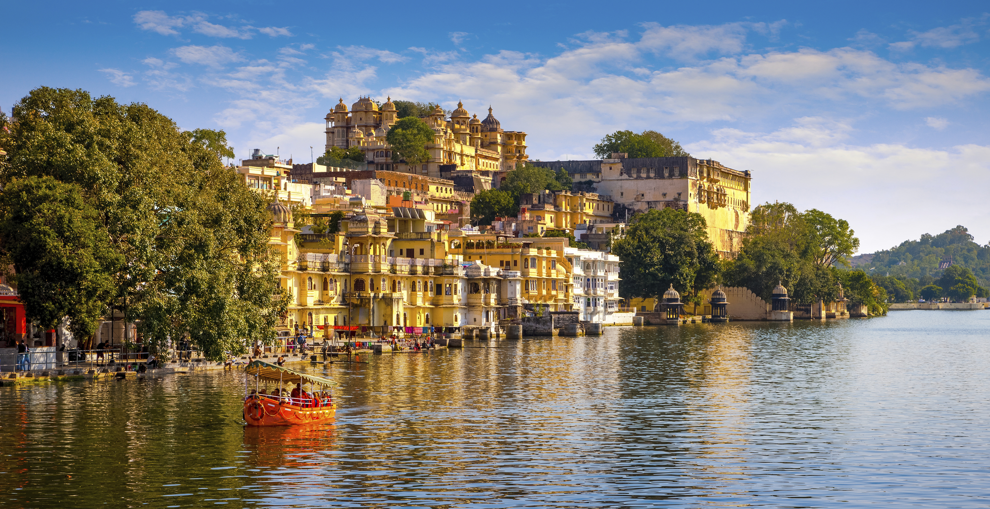 Blick auf den Stadtpalast vom Pichola-See aus Blick auf den Stadtpalast vom Pichola-See aus